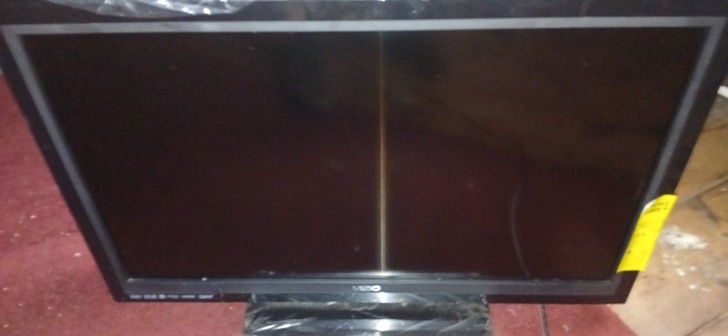 VIZIO 32" FLATSCREEN HD LED/LCD TV