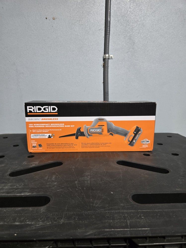 NEW RIDGID One-Handed Reciprocating Saw Kit w/ 2AH MAX Battery Sawzall