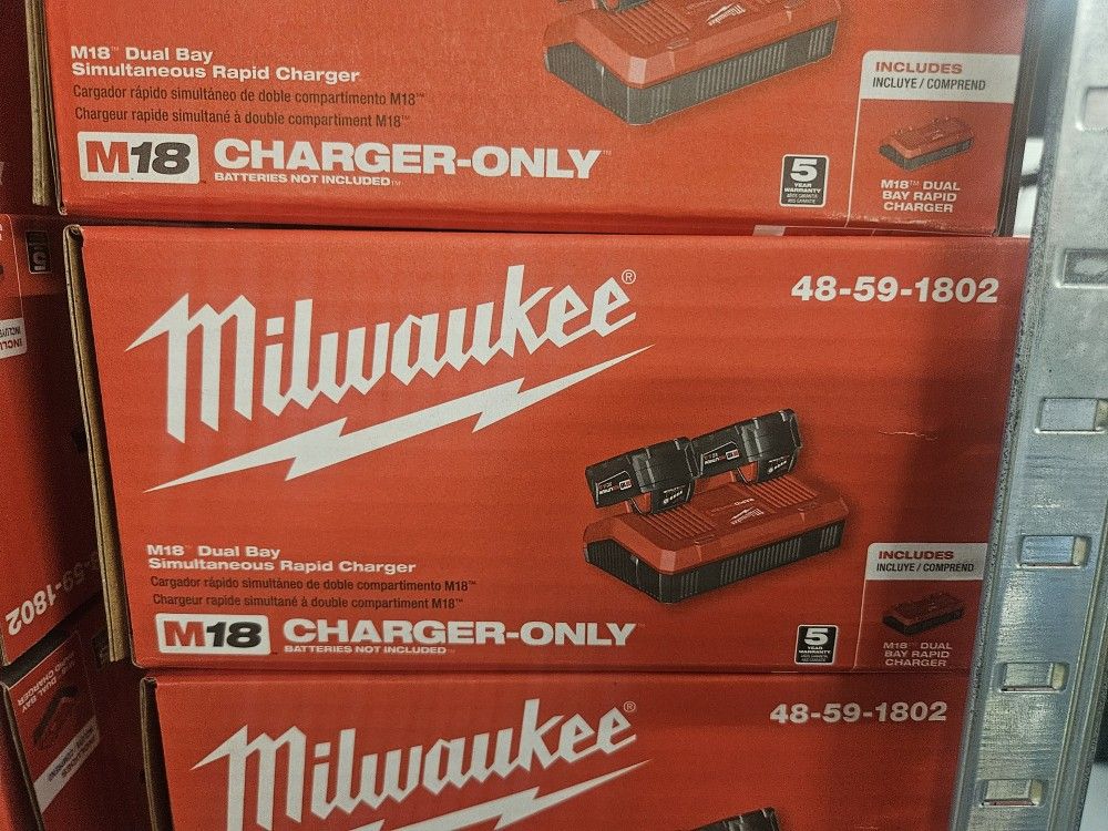Milwaukee M18 Dual Bay Simultaneous Rapid Charger Tool Only