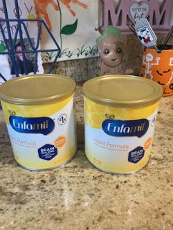 Yellow can Enfamil 3