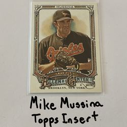 Mike Mussina Baltimore Orioles Hall of Fame Pitcher Topps Short Print Insert Card. SP307.