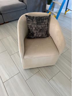 Barrel chairs (2)