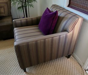 Stunning Modern Chair in Mint Condition