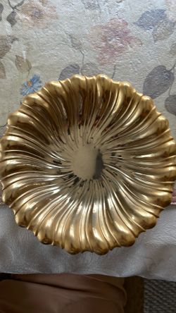24 k. Gold plated dish.  7 inches in diameter.