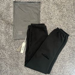 Essential Sweatpants