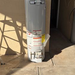 Gas Water Heather 40 Gal