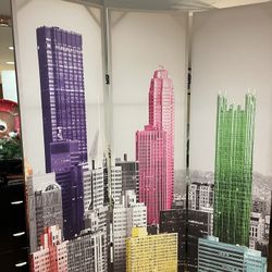 Wall Divider. New York City. 