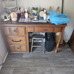 Small Wood Desk Good Condition