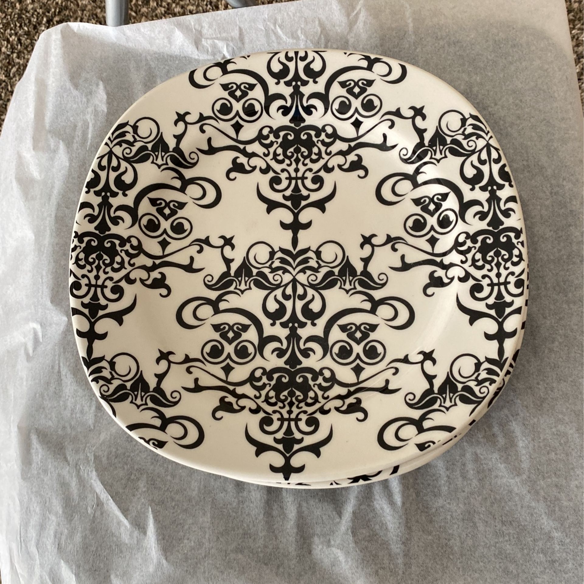 6 BLACK AND WHITE POTTERY BARN DISHES CHANDELIER LACE DINNER PLATES. EACH PLATE MEASURES 10.75 INCHES ACROSS $12. EACH