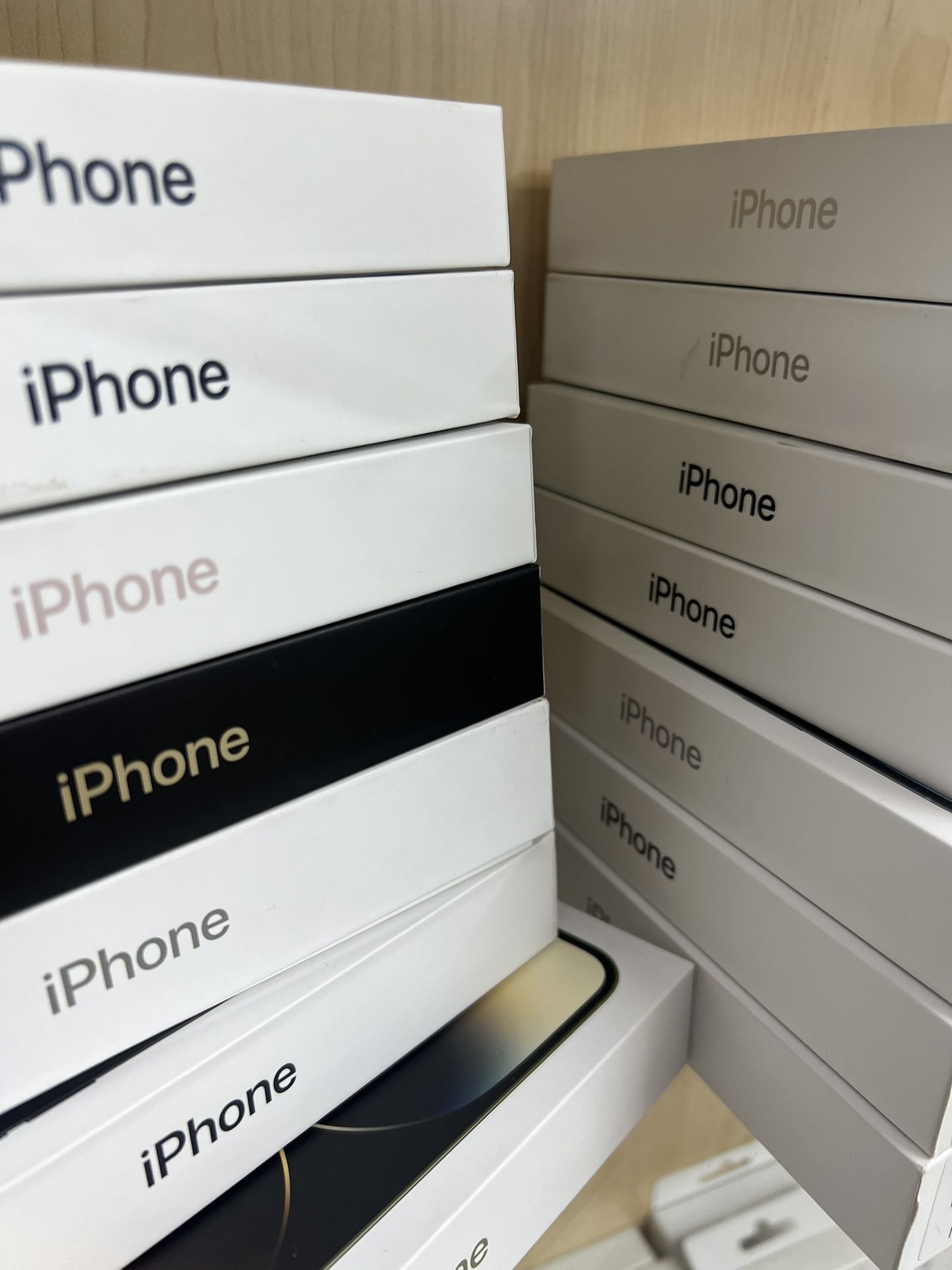 IPHONES SALE UNLOCKED