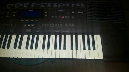Roland keyboard e500