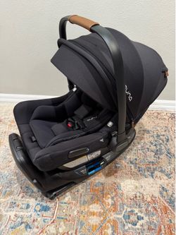 Like New! Nuna Pipa Aire RX Car Seat + RELX Base (retails $719)