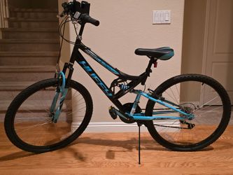 Men's and Womans Bikes set