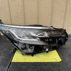 2021 2022 2023 TOYOTA SIENNA RIGHT SIDE HEADLIGHT LED OEM USED 