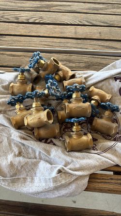 Lot of NIBCO Brass Gate Valves