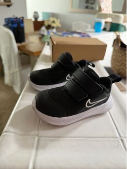 Nike infant 5c black sneakers