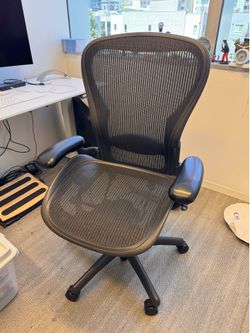 Herman Miller Aeron Office Chair (size C)