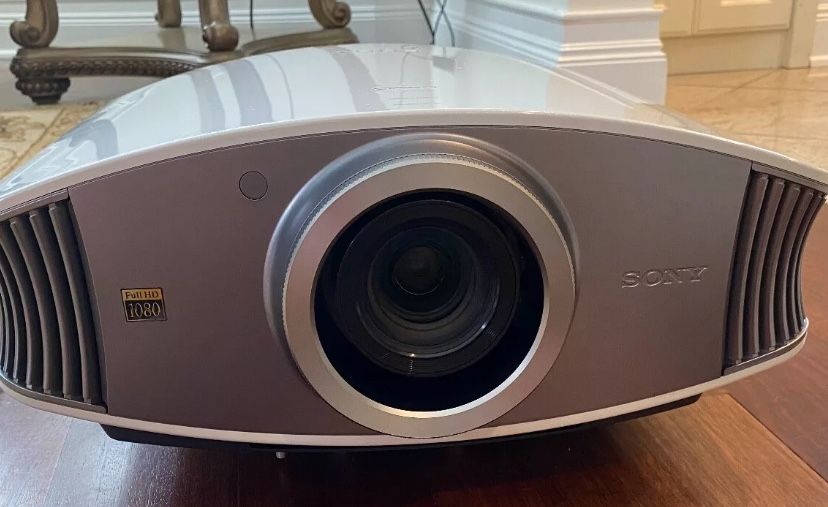 Sony VPL-VW50 LCD Projector Home Theater