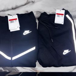 Reflective Nike Tech Set