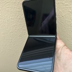 Motorola Razr 2024 