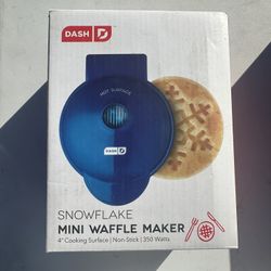 Snowflake Mini Waffle Maker 