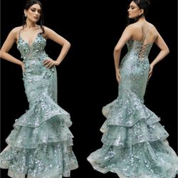 New With Tags Mermaid Tiered Ruffle Floral Appliqués Long Formal Dress & Prom Dress $259