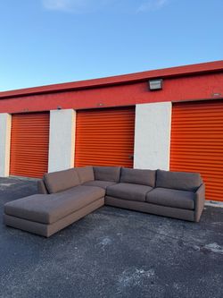 Crate & Barrel Sectional Sofa I Like new 🆕