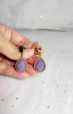 Vintage Amber Marie & Co Gold Earrings with Purple Stone – Elegant Retro Jewelry
