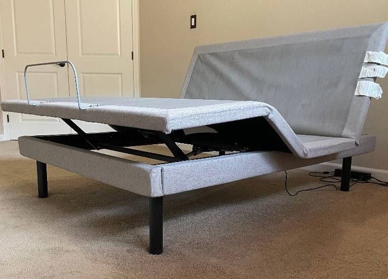 Queen Tempurpedic Adjustable Base -EXCELLENT CONDITION