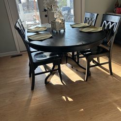 Pier1 Dinning Set (6 Chairs + 1 Table)