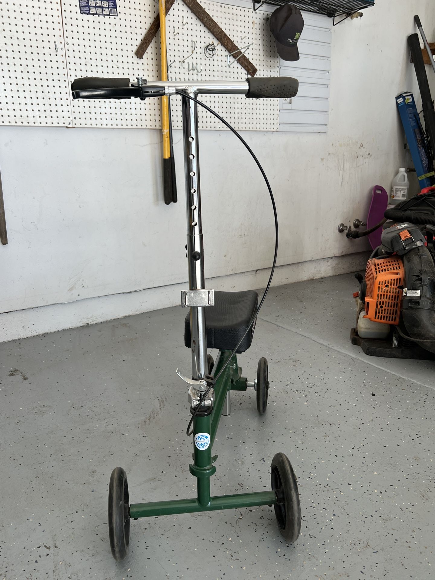 KneeRover Steerable Knee Scooter Knee Walker Crutches