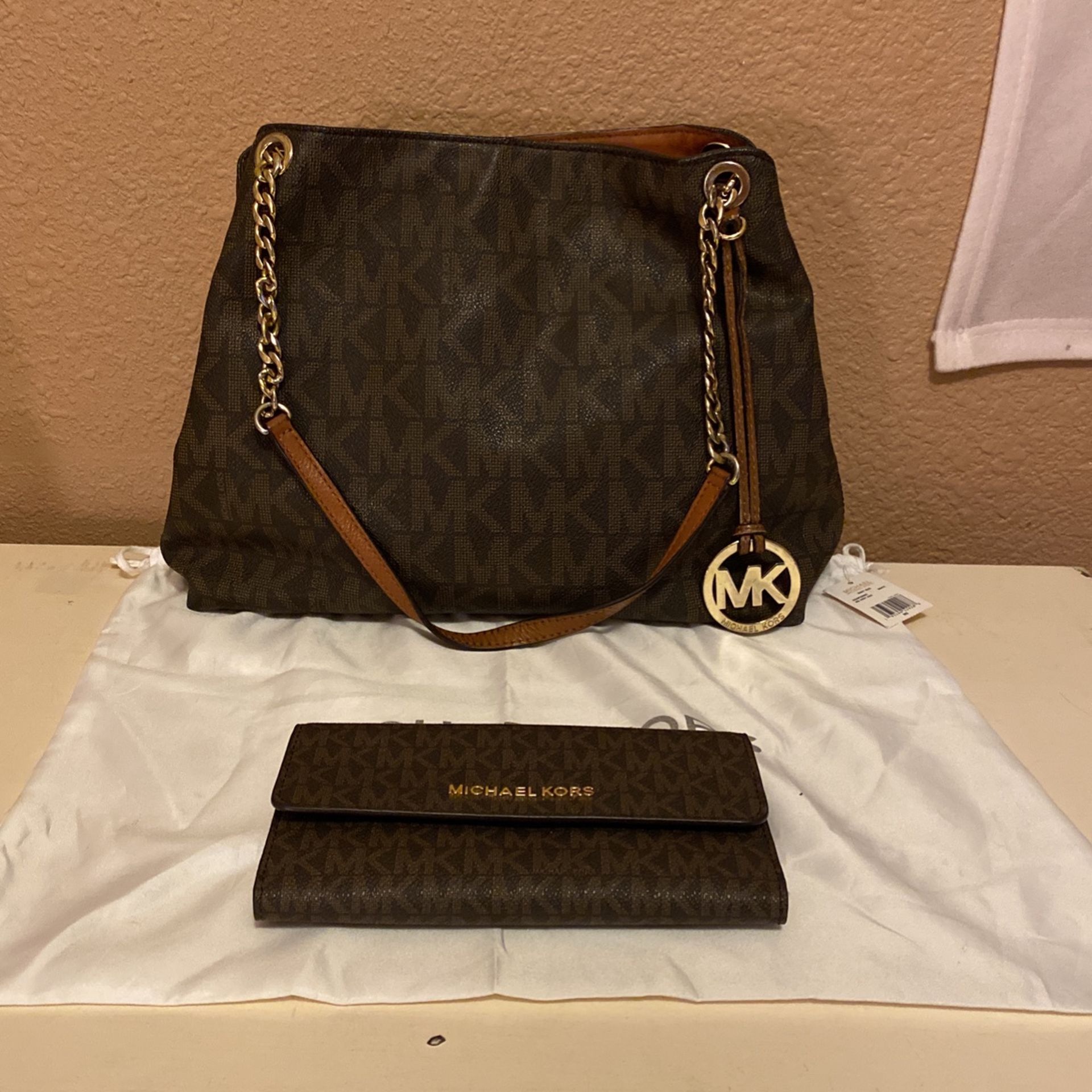 Michael Kors Authentic Signature Purse And New Wallet And New Dust Bag 3 Compartments Pre Loved Purse $125 The Set C My Other Purses Ty