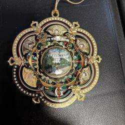 2005 official WHITE HOUSE  Christmas ornament