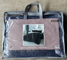 Moderne Elegance Queen Down Alternative Comforter