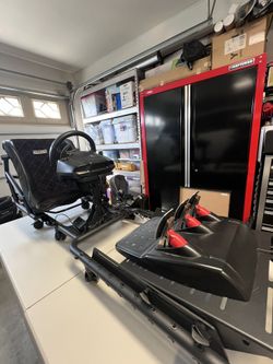 Next Level Racing Simulator Cockpit (Sim racing) w/ Logitech G25 Racing Wheel, Pedals, Shifter