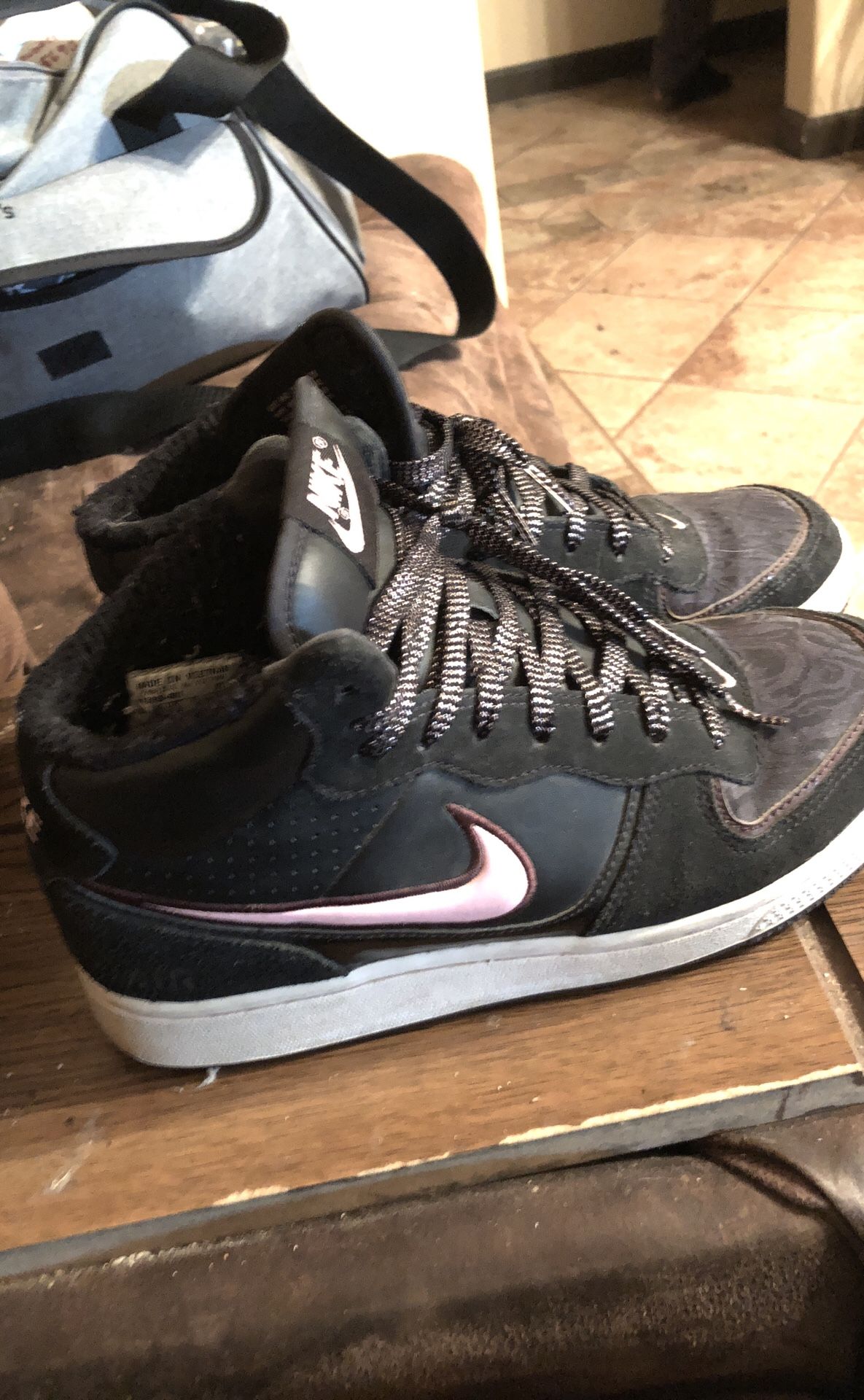 Women’s nikes