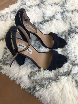 STEVE MADDEN NAVY SUEDE SANDALS