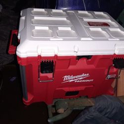 Milwaukee Packout Cooler