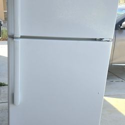 GE Refrigerator