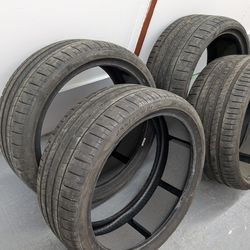 4 tires 255/35/21 & 285/30/21 Pirelli PZero