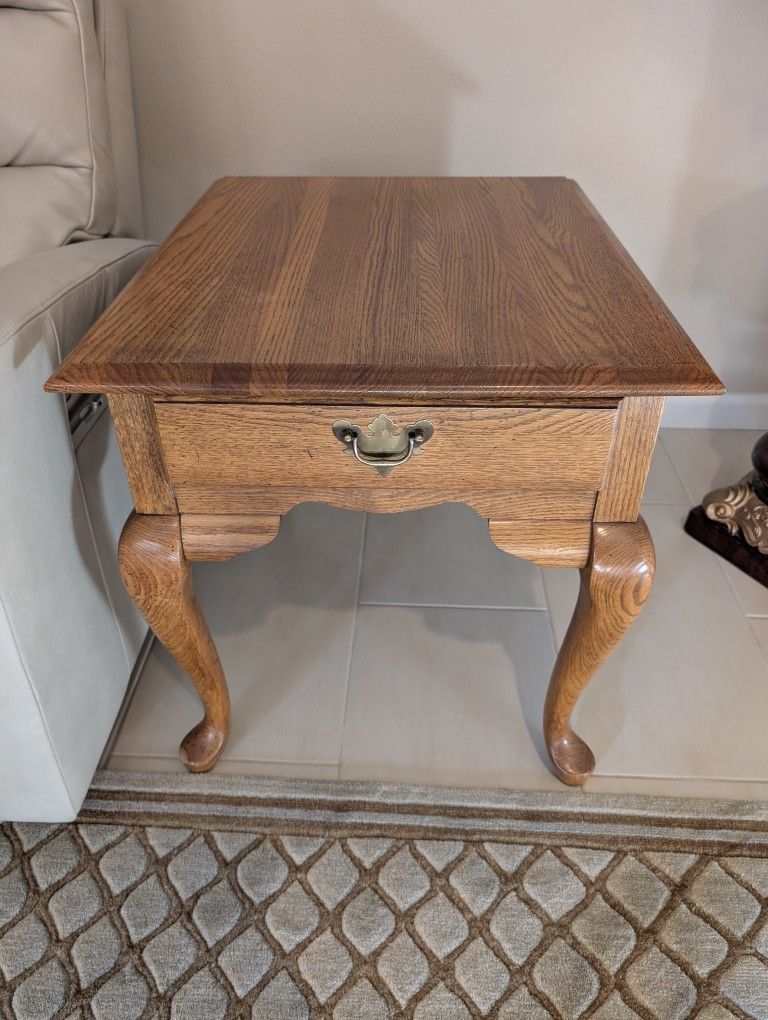 2 Identical Broyhill Oak End Tables