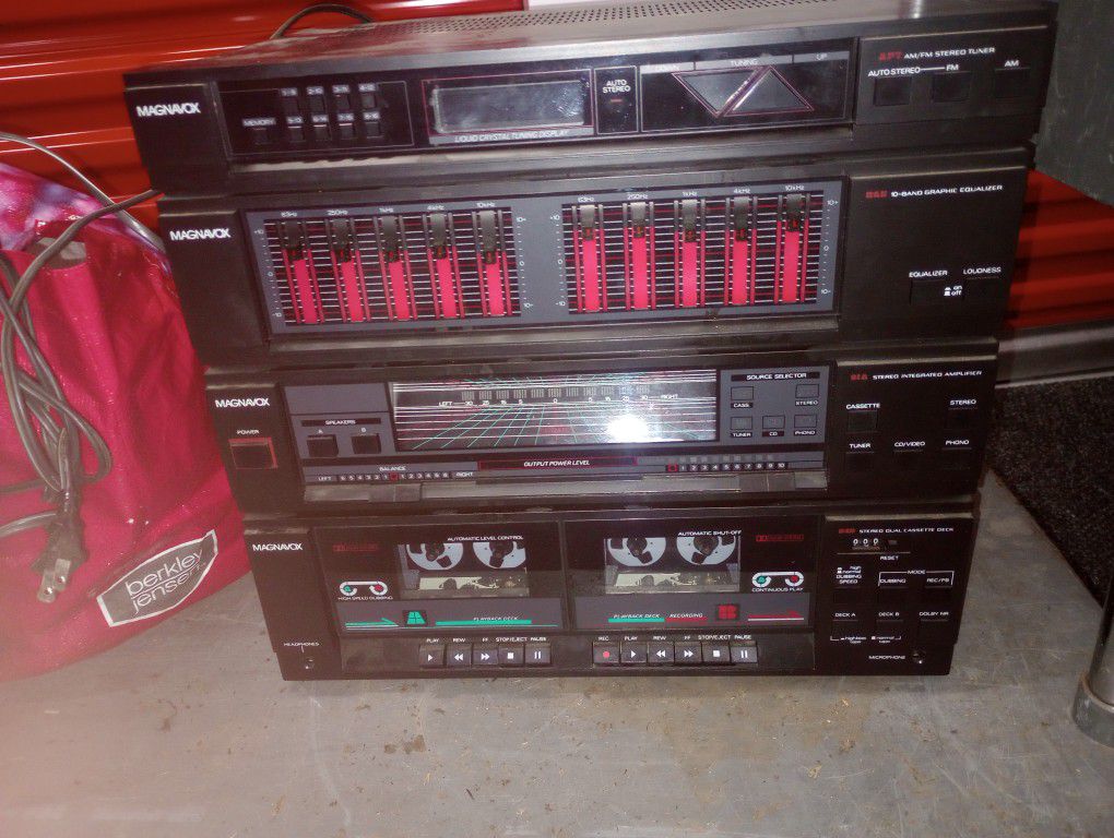 Vintage MAGNAVOX Stereo System
