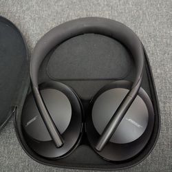Bose Headphones 700, Noise Cancelling Bluetooth Over-Ear Wireless Headphones 