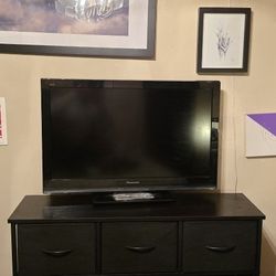 Black Panasonic TV - 27.5"