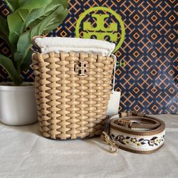 NWT , Tory Burch Emerson woven mini Beige Bucket crossbody Bag ginger