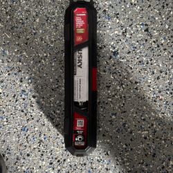 1/4 In Drive Torque Wrench 40-200 Lbs 