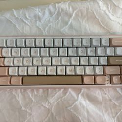 RK ROYAL KLUDGE - PINK & GOLD WIRELESS KEYBOARD - READ DESCRIPTION!! -