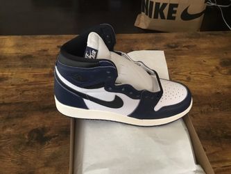 New Kid’s Air Jordan 1 Retro High OG size 6Y/7.5W