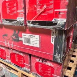 Milwaukee M18 FUEL 16 in. 18-Volt Lithium-Ion Brushless Battery Chainsaw (Tool-Only)