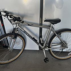 Schwinn 9 Six Mountain Bike